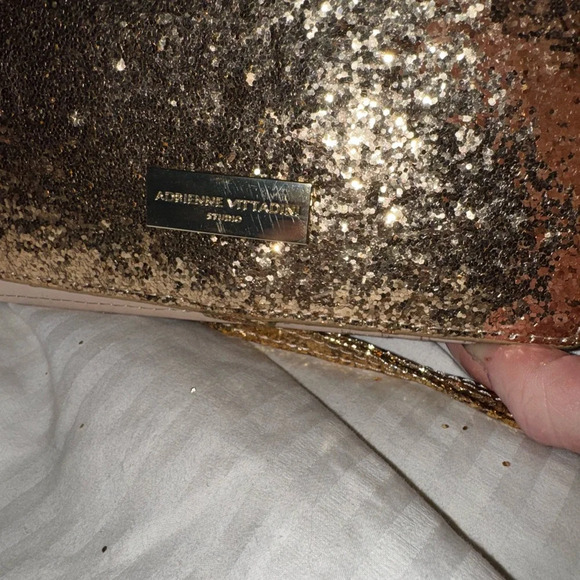 ADRIENNE VITTADINI GOLD GLITTER WALLET PHONE CASE w CHARGER CROSSBODY STRAP - Picture 2 of 16